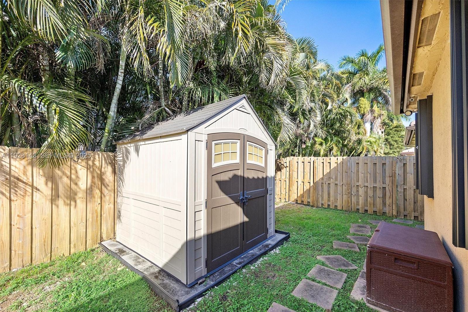 HEMINGWAY POINT - Residential