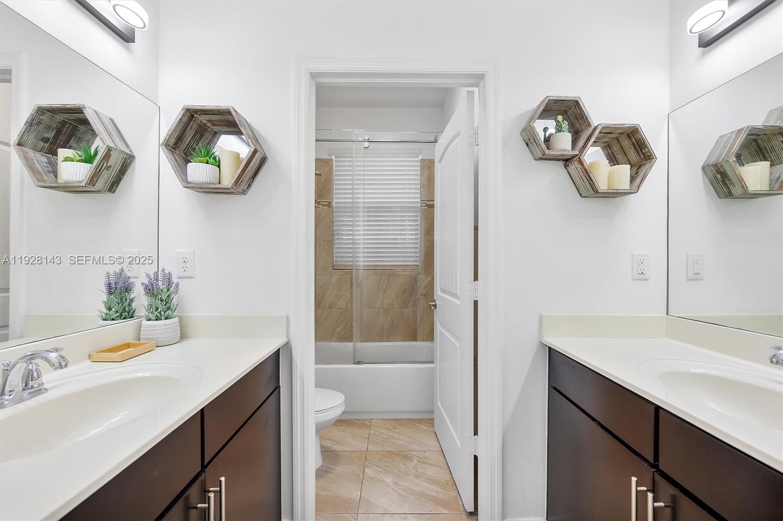 HEMINGWAY POINT - Residential