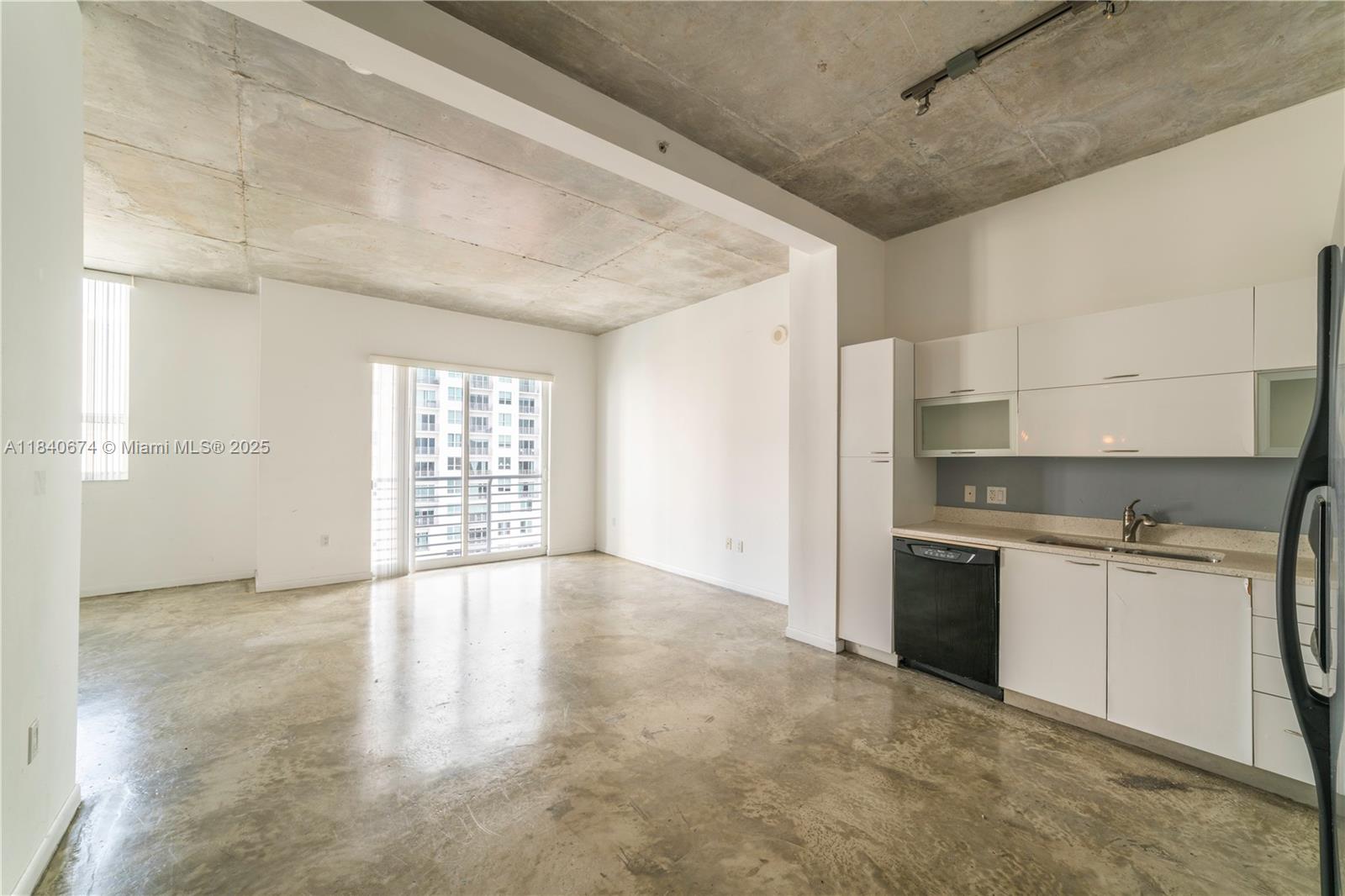 234 NE 3rd St 305