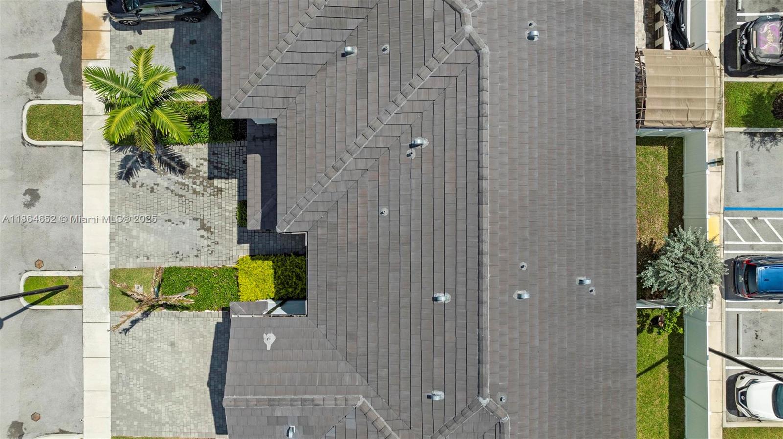 VISTA LAGO - Residential