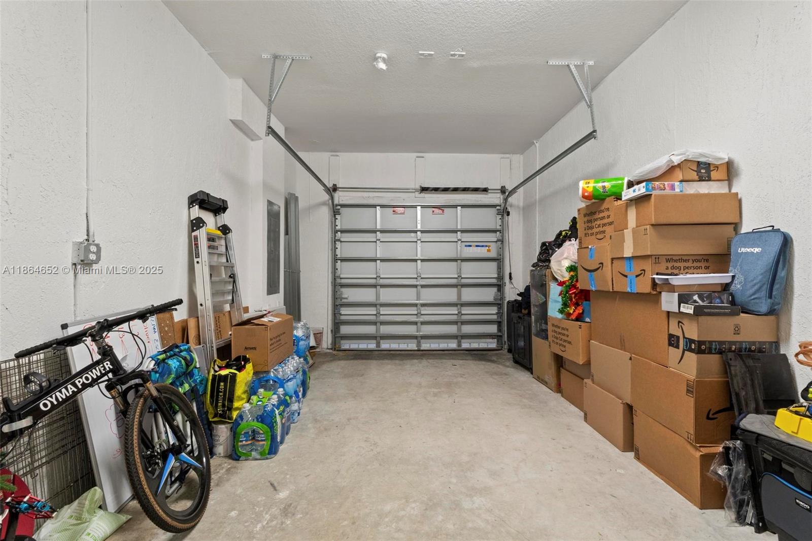 VISTA LAGO - Residential