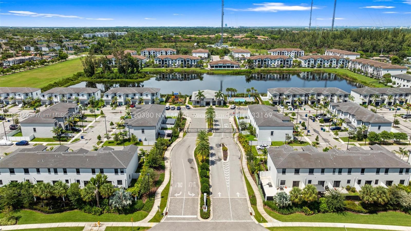 VISTA LAGO - Residential