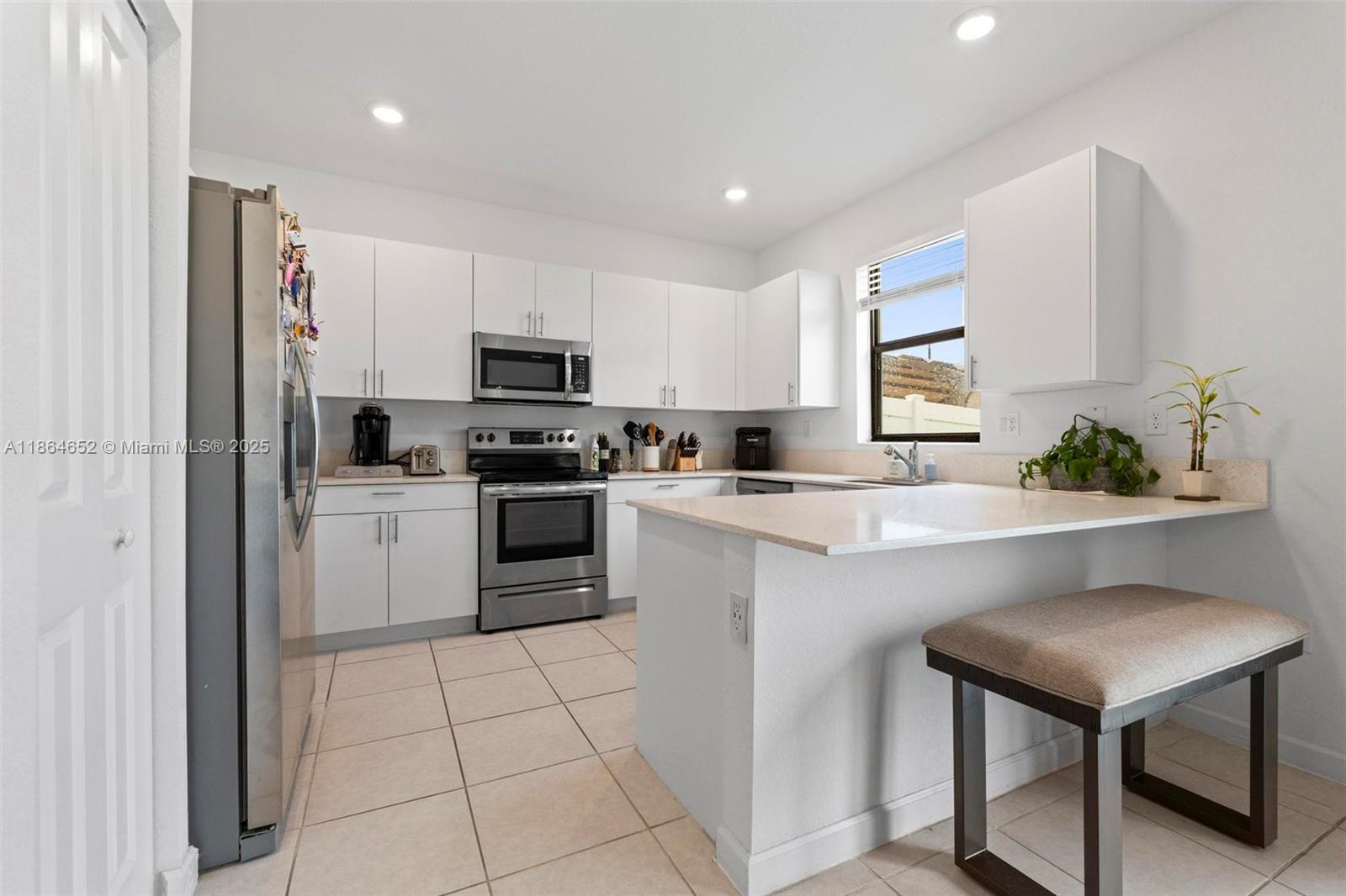 VISTA LAGO - Residential