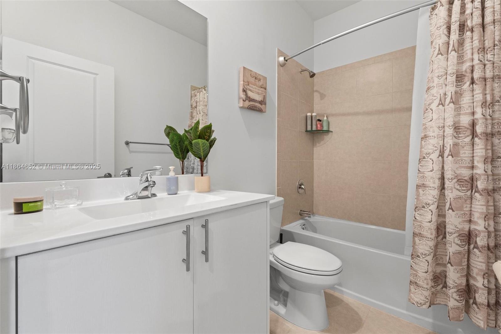 VISTA LAGO - Residential