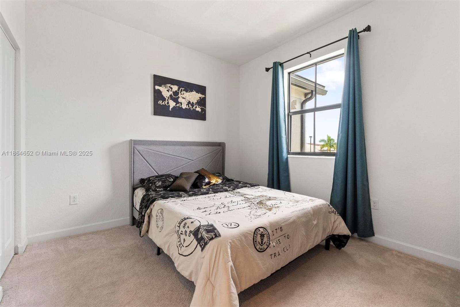 VISTA LAGO - Residential