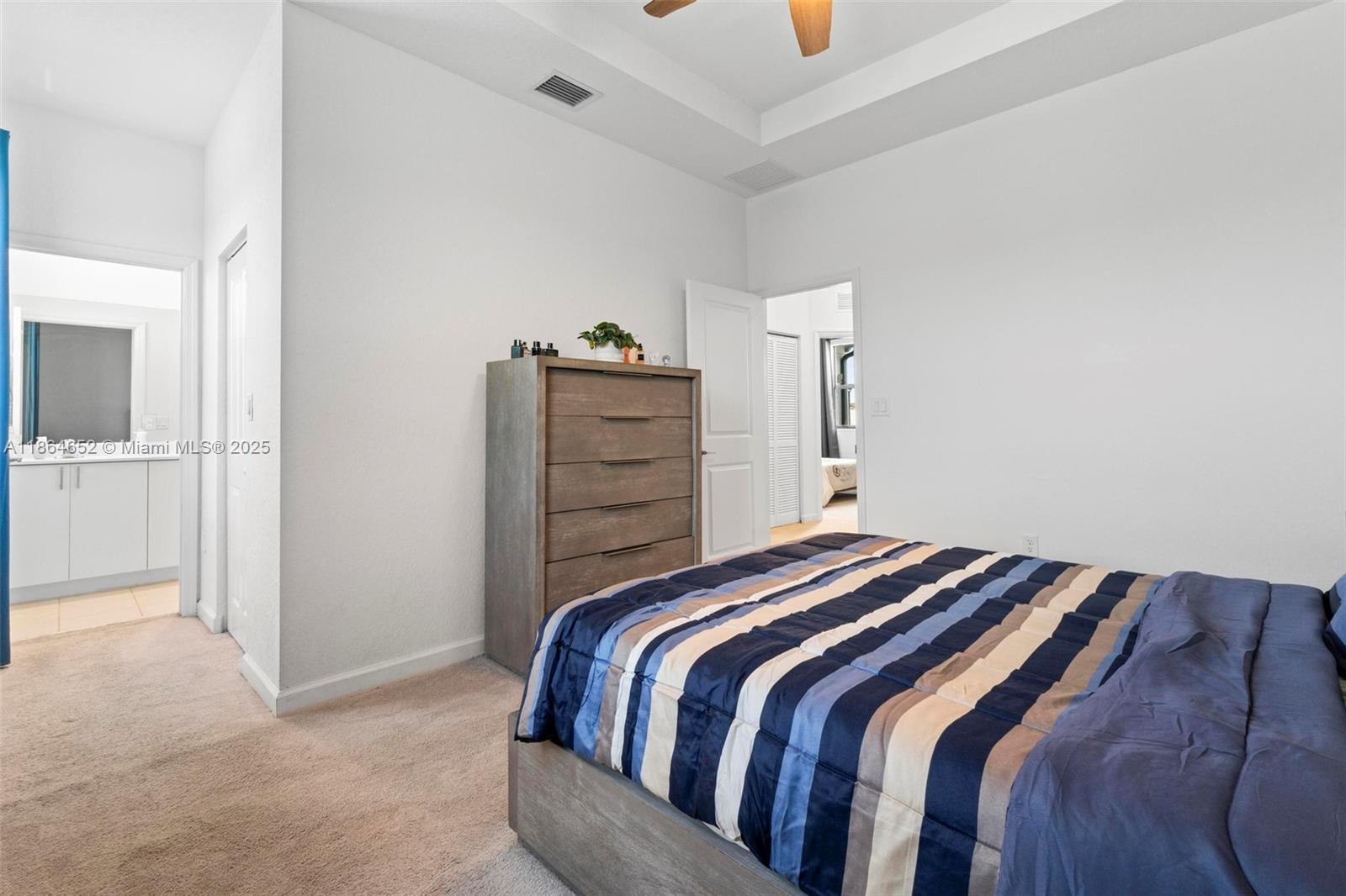 VISTA LAGO - Residential