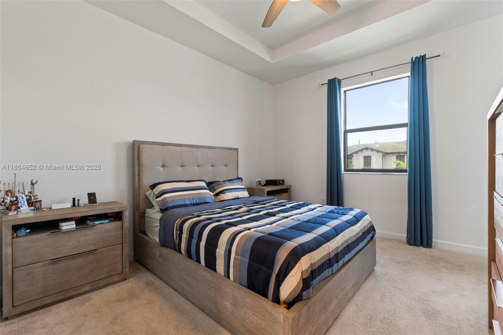 VISTA LAGO - Residential