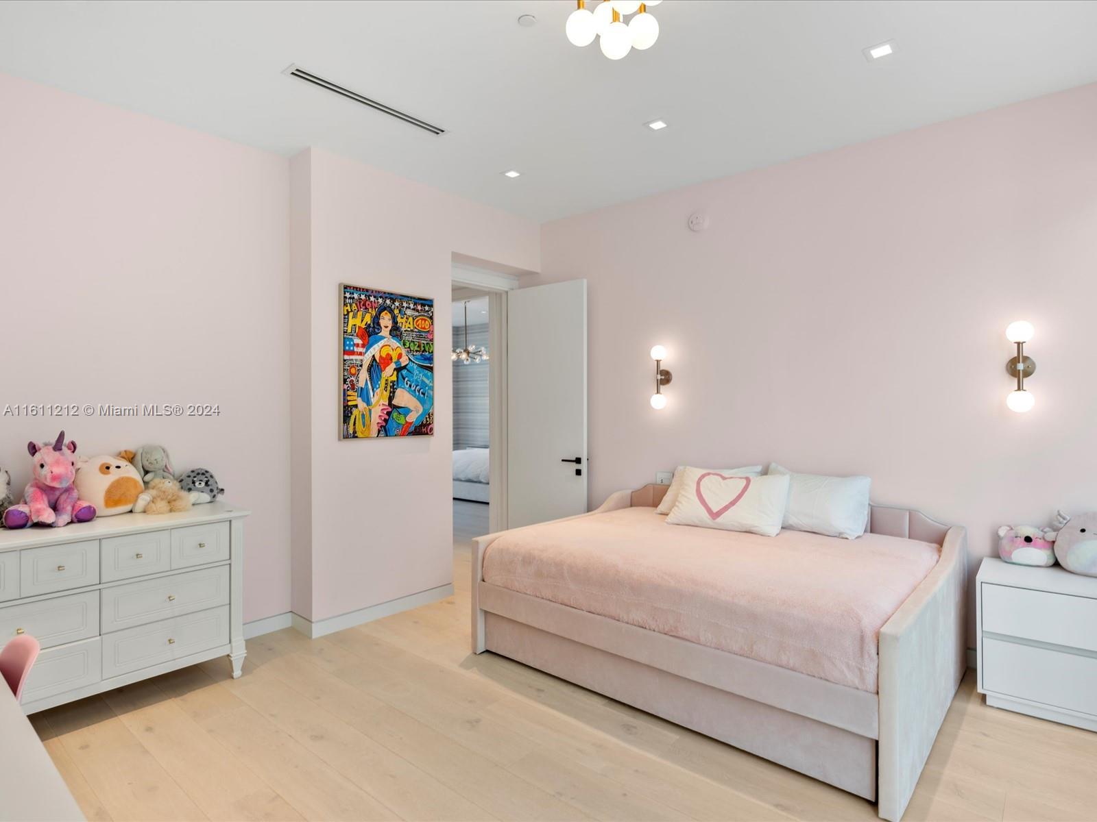 OCEANIA V CONDO - Residential