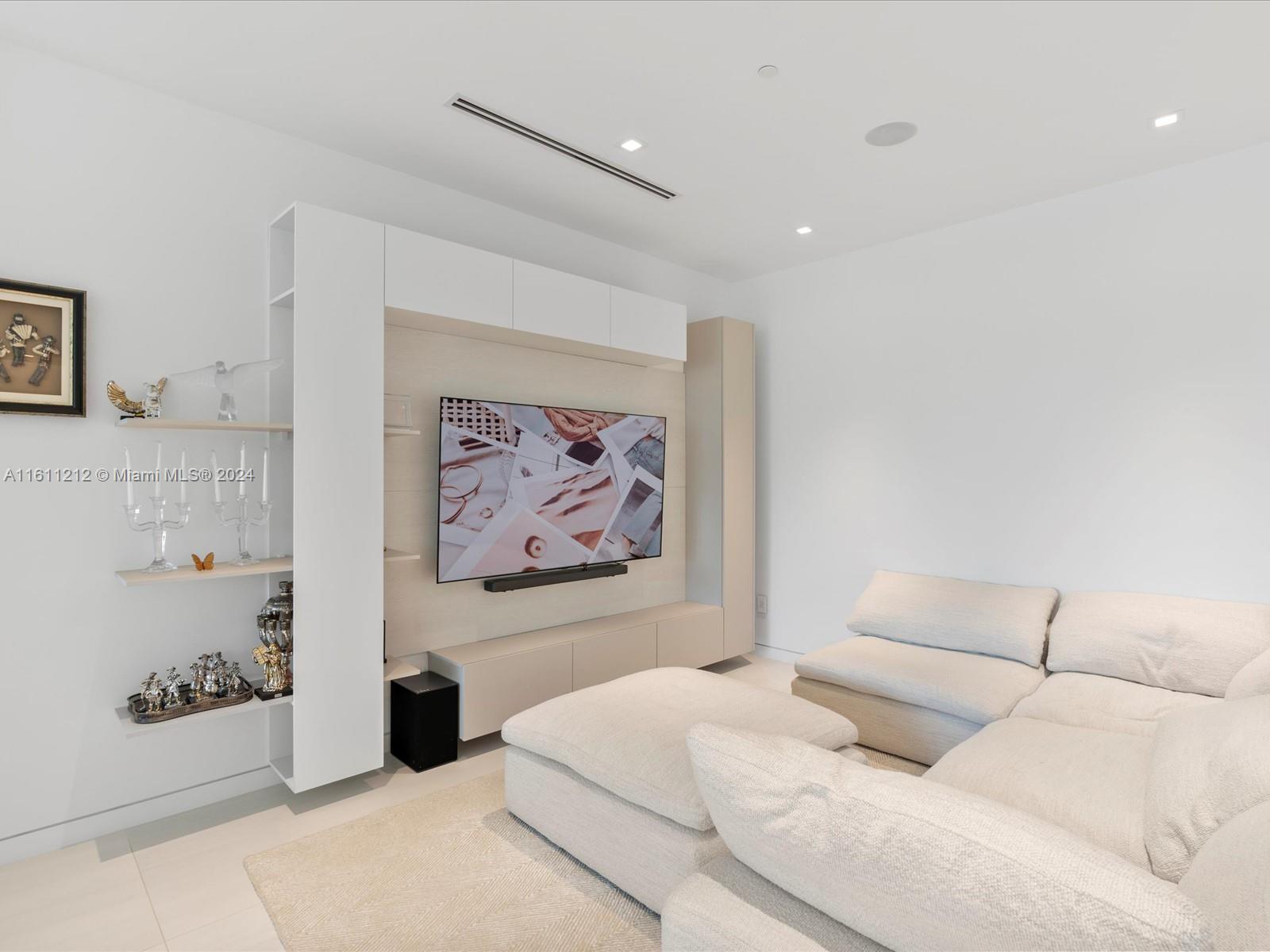 OCEANIA V CONDO - Residential
