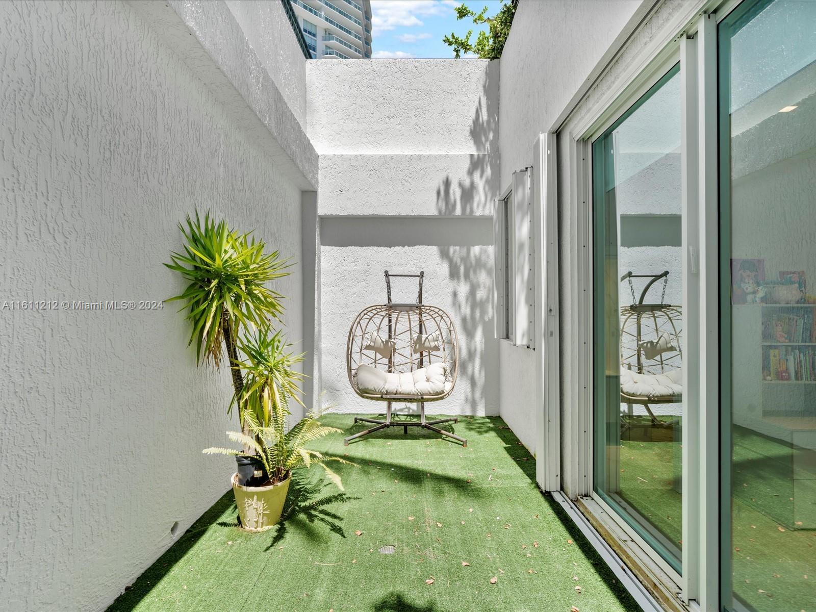 OCEANIA V CONDO - Residential