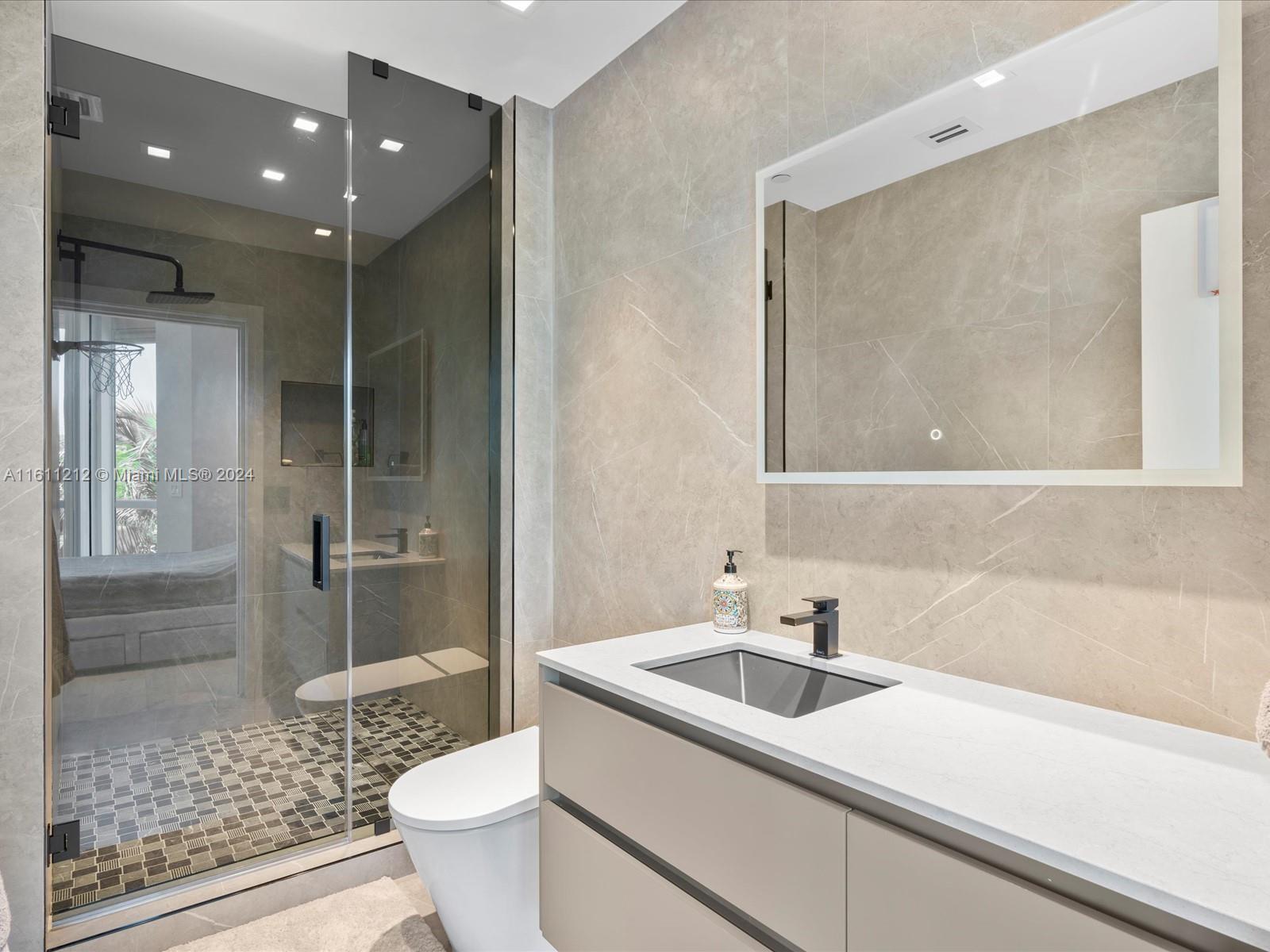 OCEANIA V CONDO - Residential