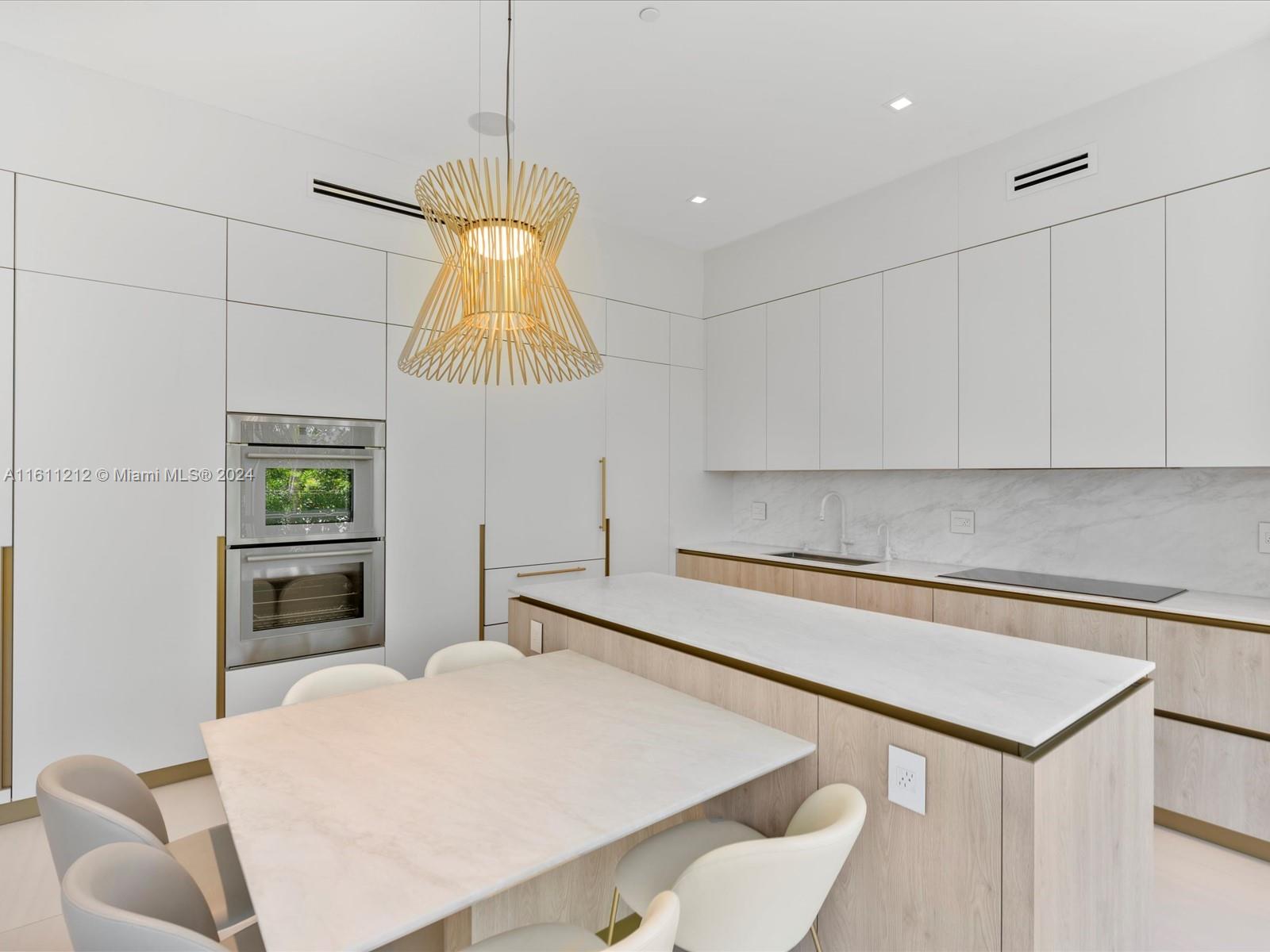 OCEANIA V CONDO - Residential