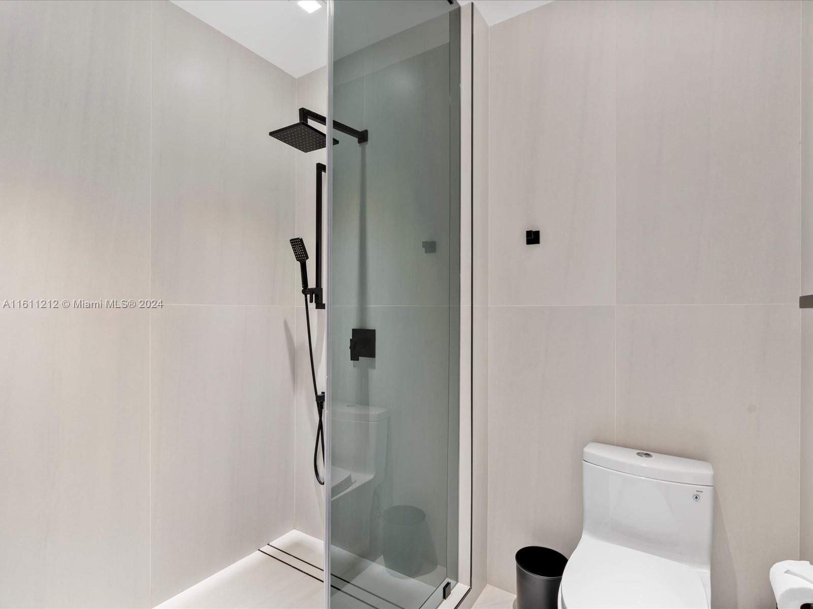 OCEANIA V CONDO - Residential