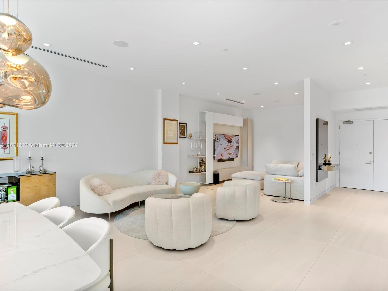 OCEANIA V CONDO - Residential