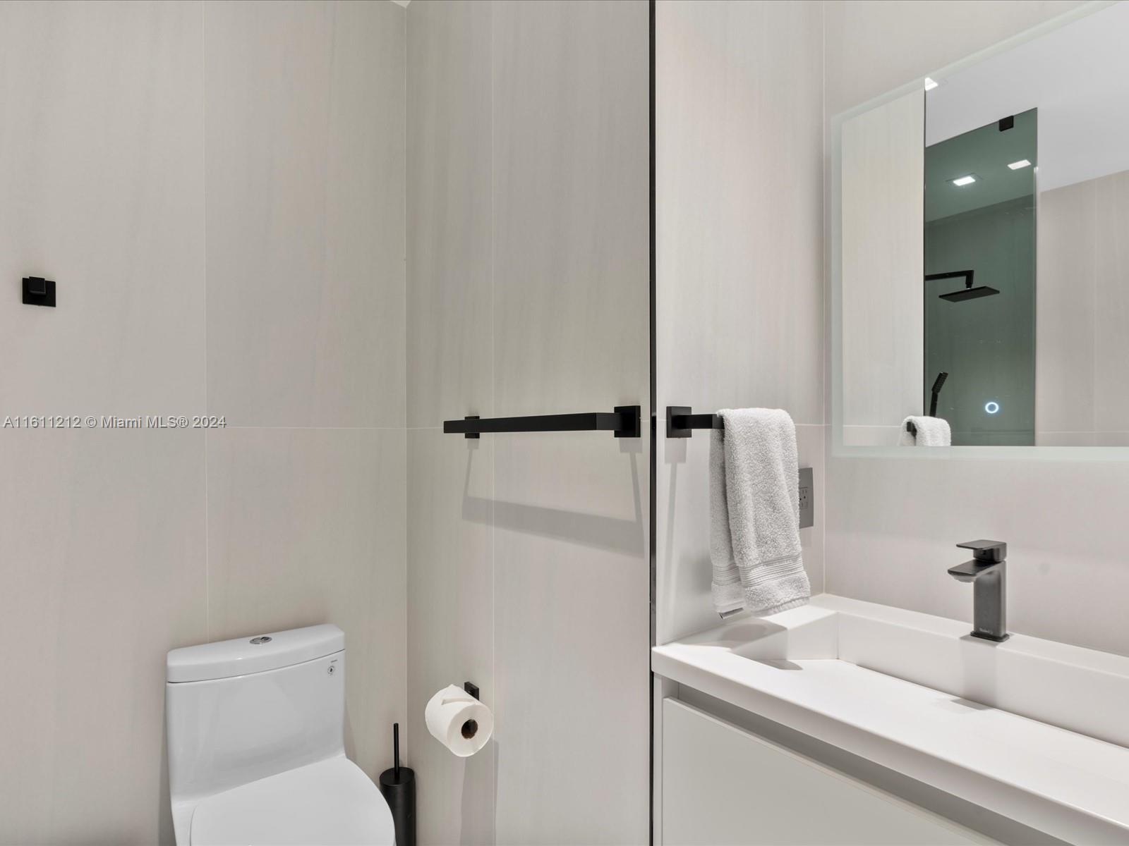 OCEANIA V CONDO - Residential