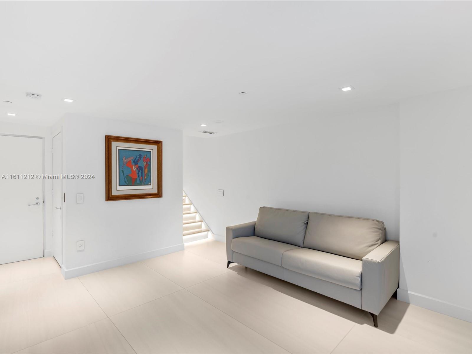 OCEANIA V CONDO - Residential