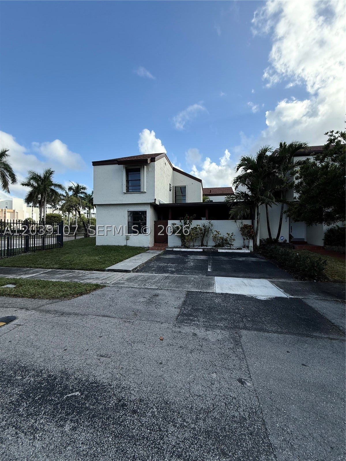 9700 NW 6th Ln 9700, Miami FL 33172
