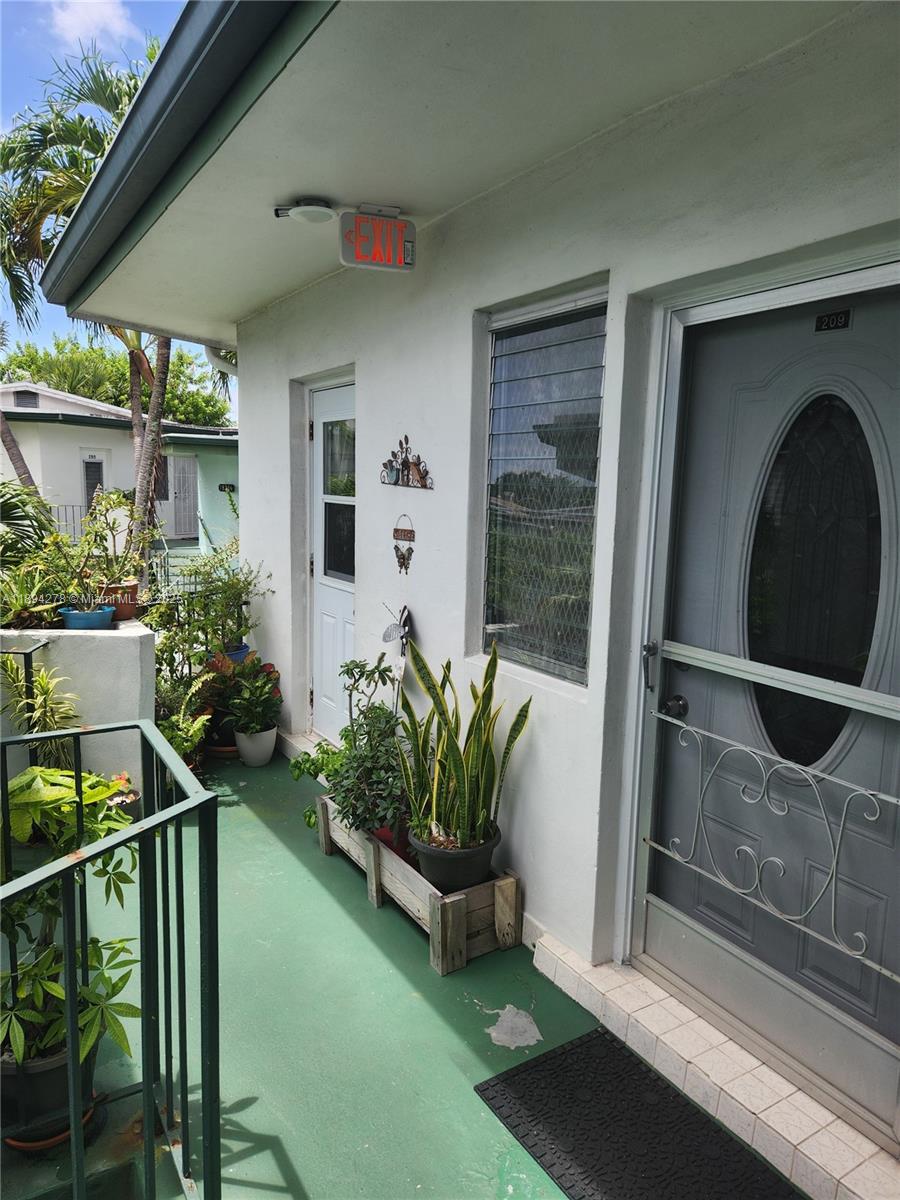 1 bedroom + Den is located in a 55+ community with easy access to shopping centers, grocery store, public transportation, banks, Restaurants, easy access to I-95 and Aventura, very low Condo fee