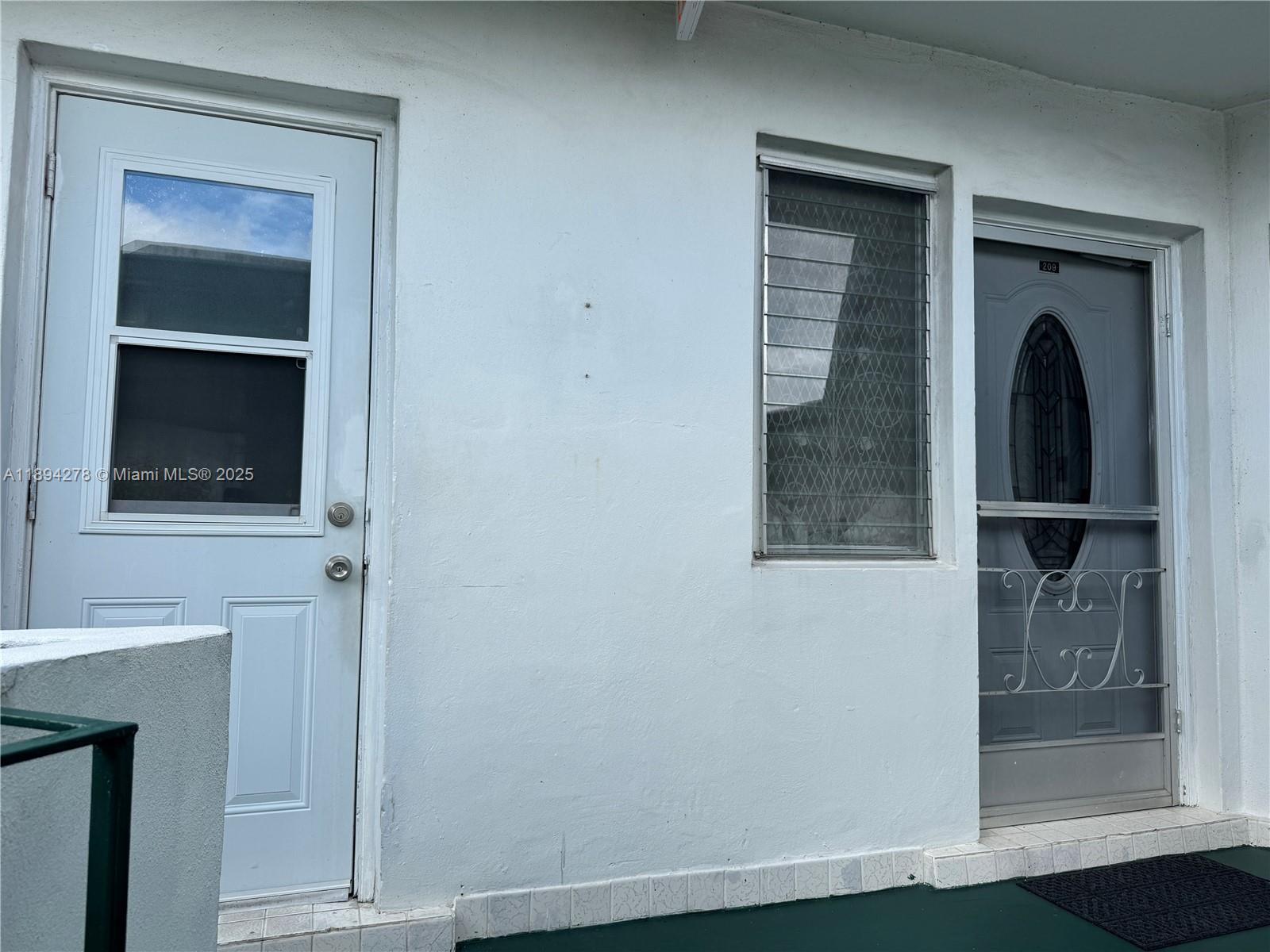 SKY LAKE GARDENS NO 4 CON - Residential