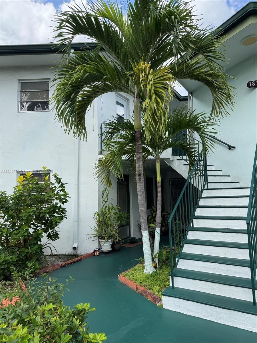 SKY LAKE GARDENS NO 4 CON - Residential