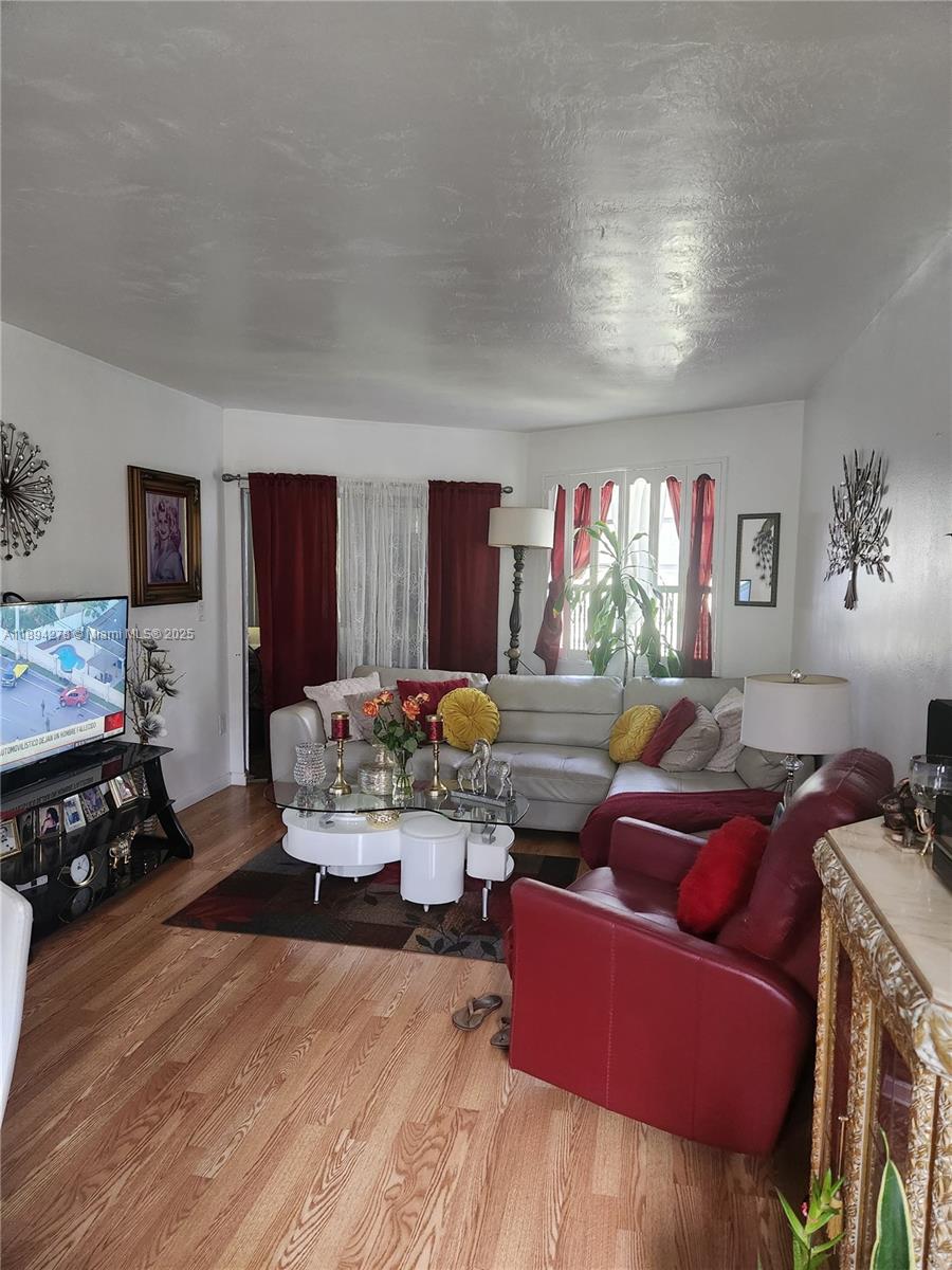 SKY LAKE GARDENS NO 4 CON - Residential