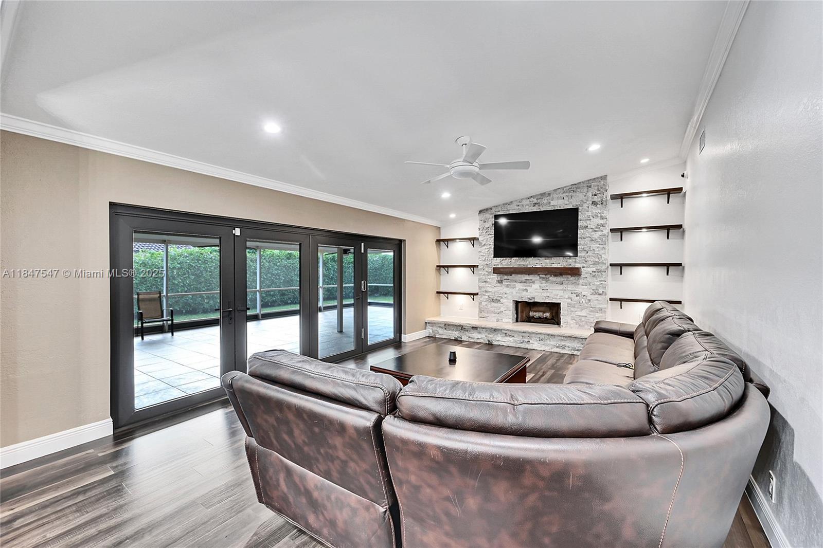 CORAL SPRINGS UNIVERSITY - Residential