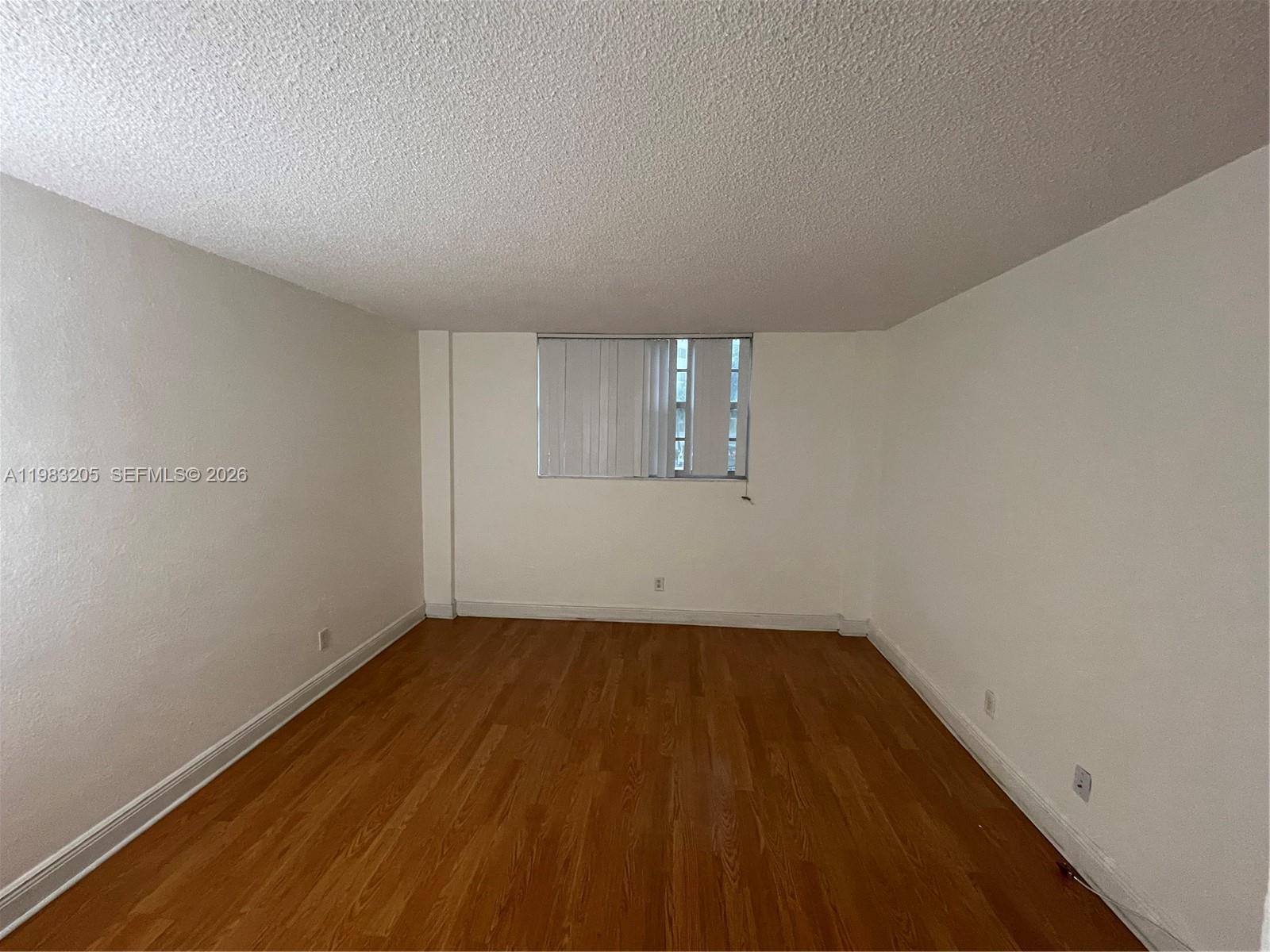 19390 Collins Ave 122