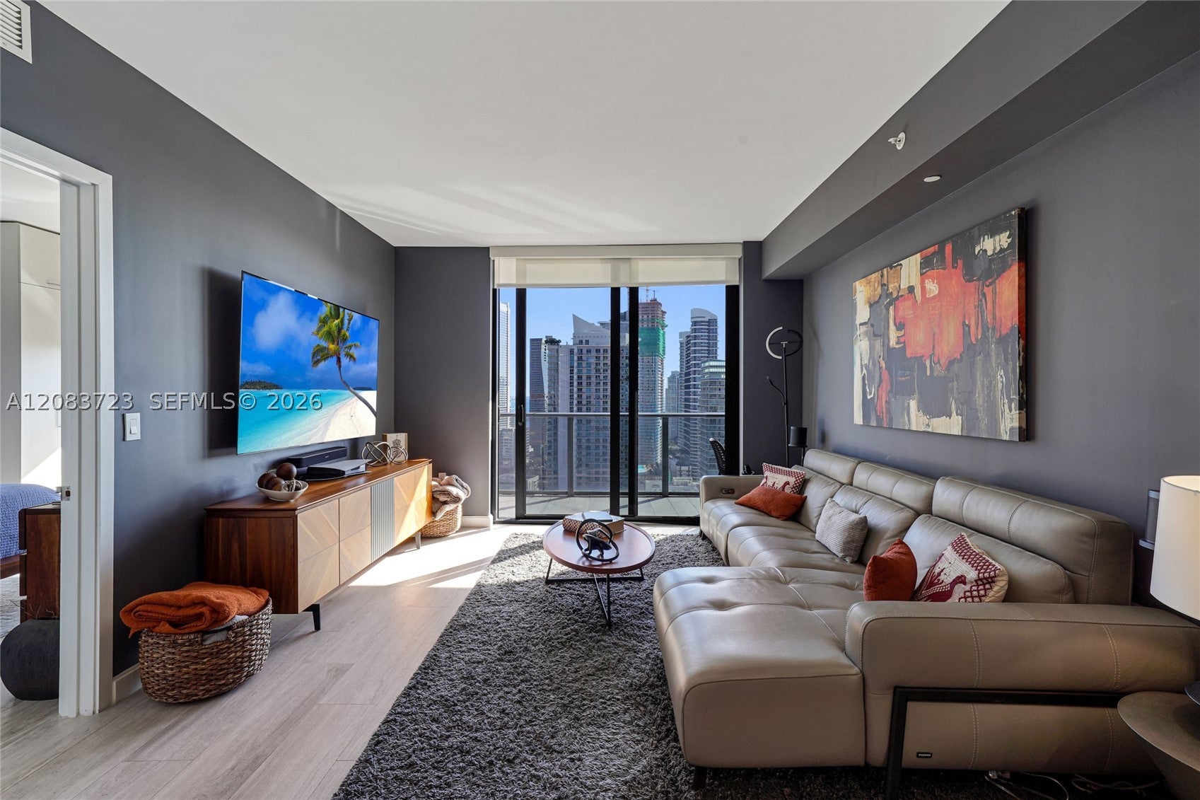 45 SW 9th St