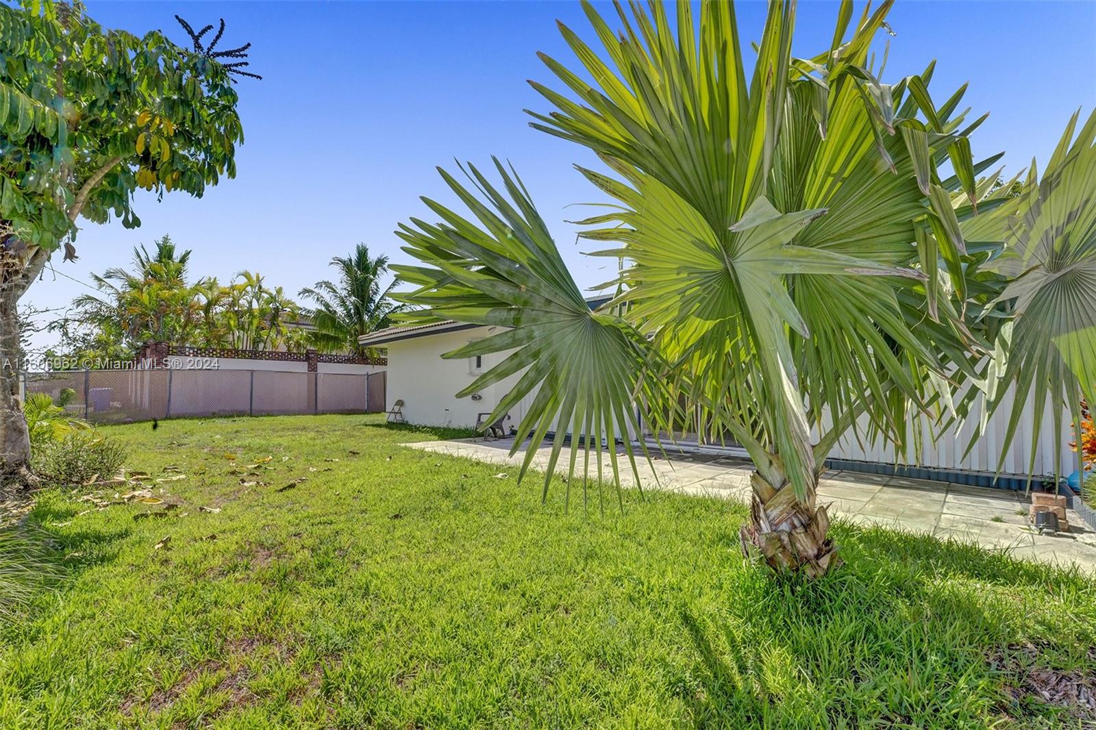 HOLLYWOOD GOLF ESTATES SE - Residential