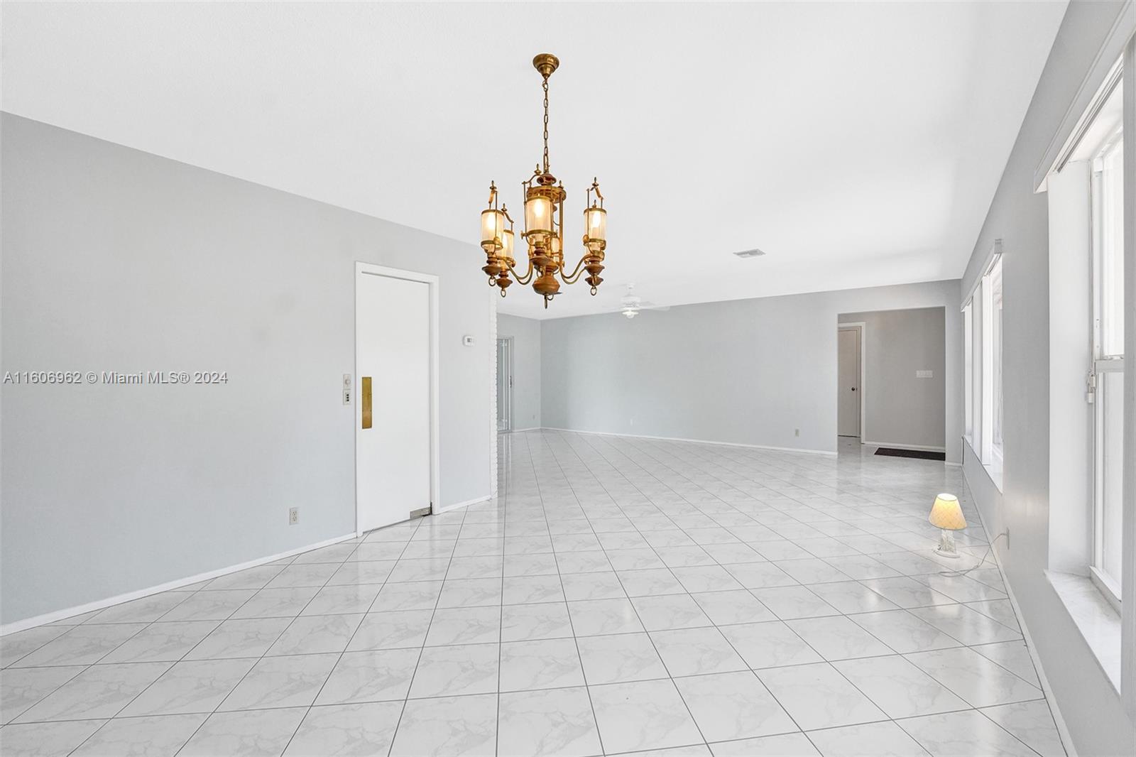 HOLLYWOOD GOLF ESTATES SE - Residential