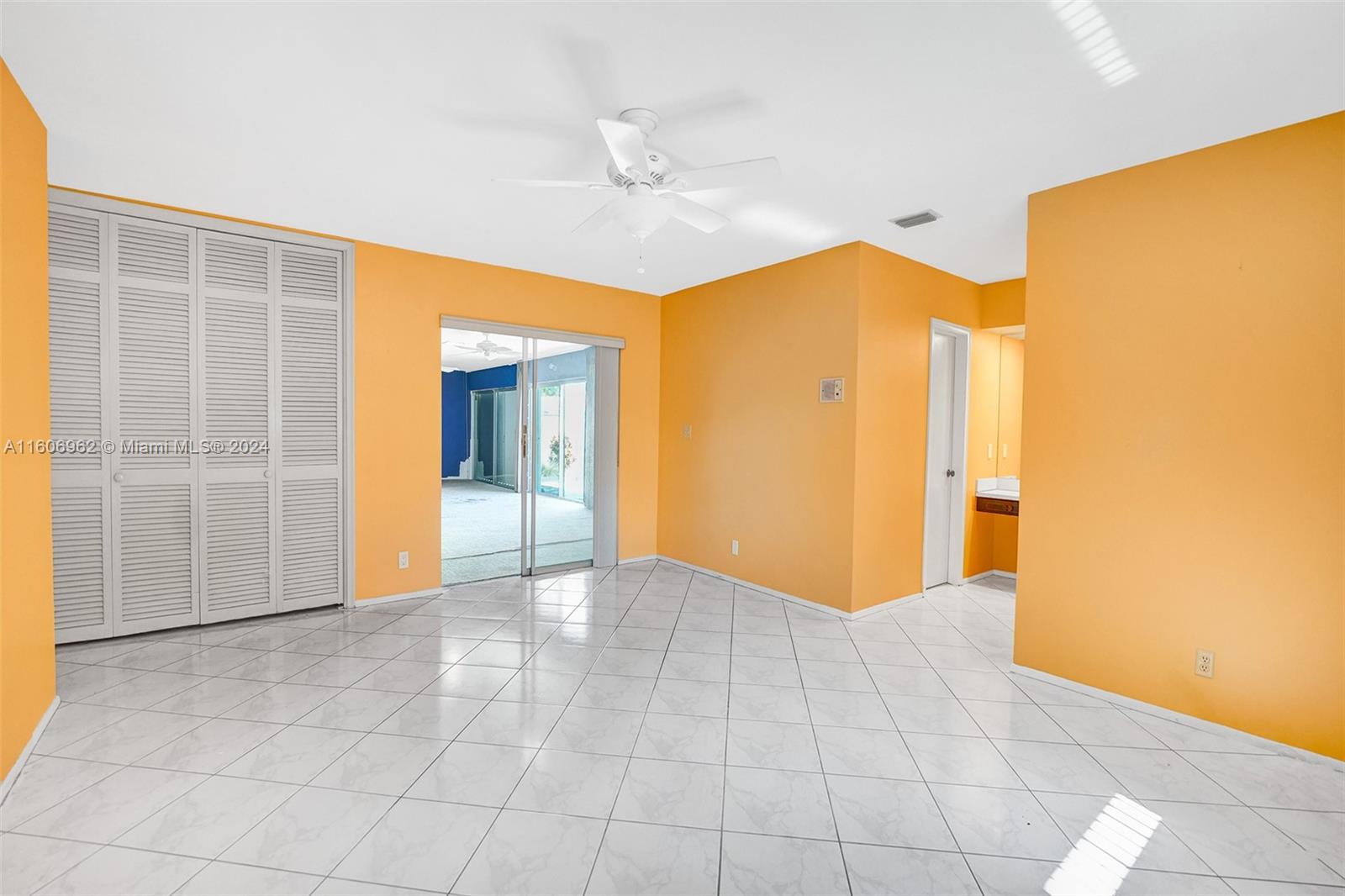 HOLLYWOOD GOLF ESTATES SE - Residential