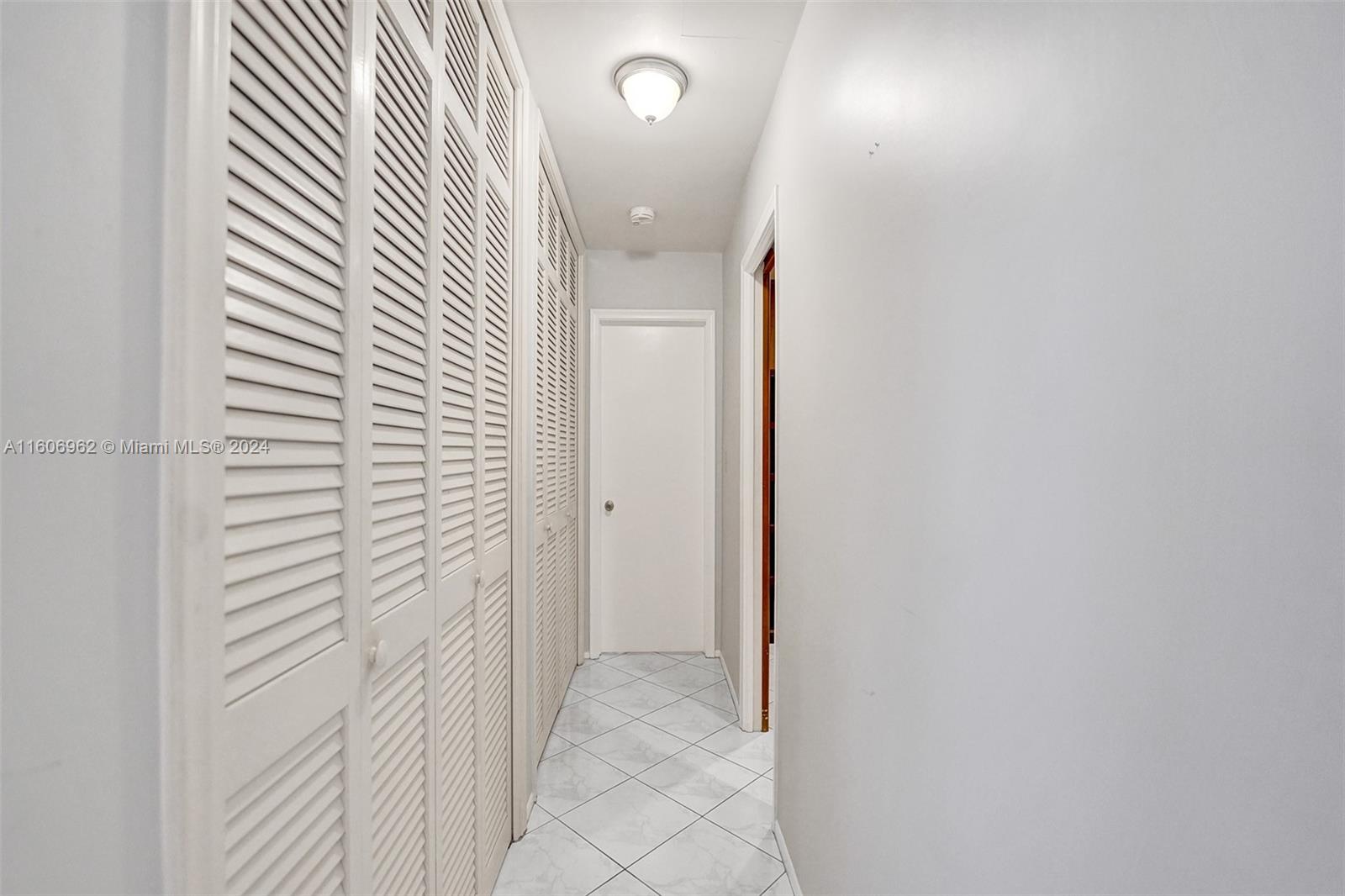 HOLLYWOOD GOLF ESTATES SE - Residential