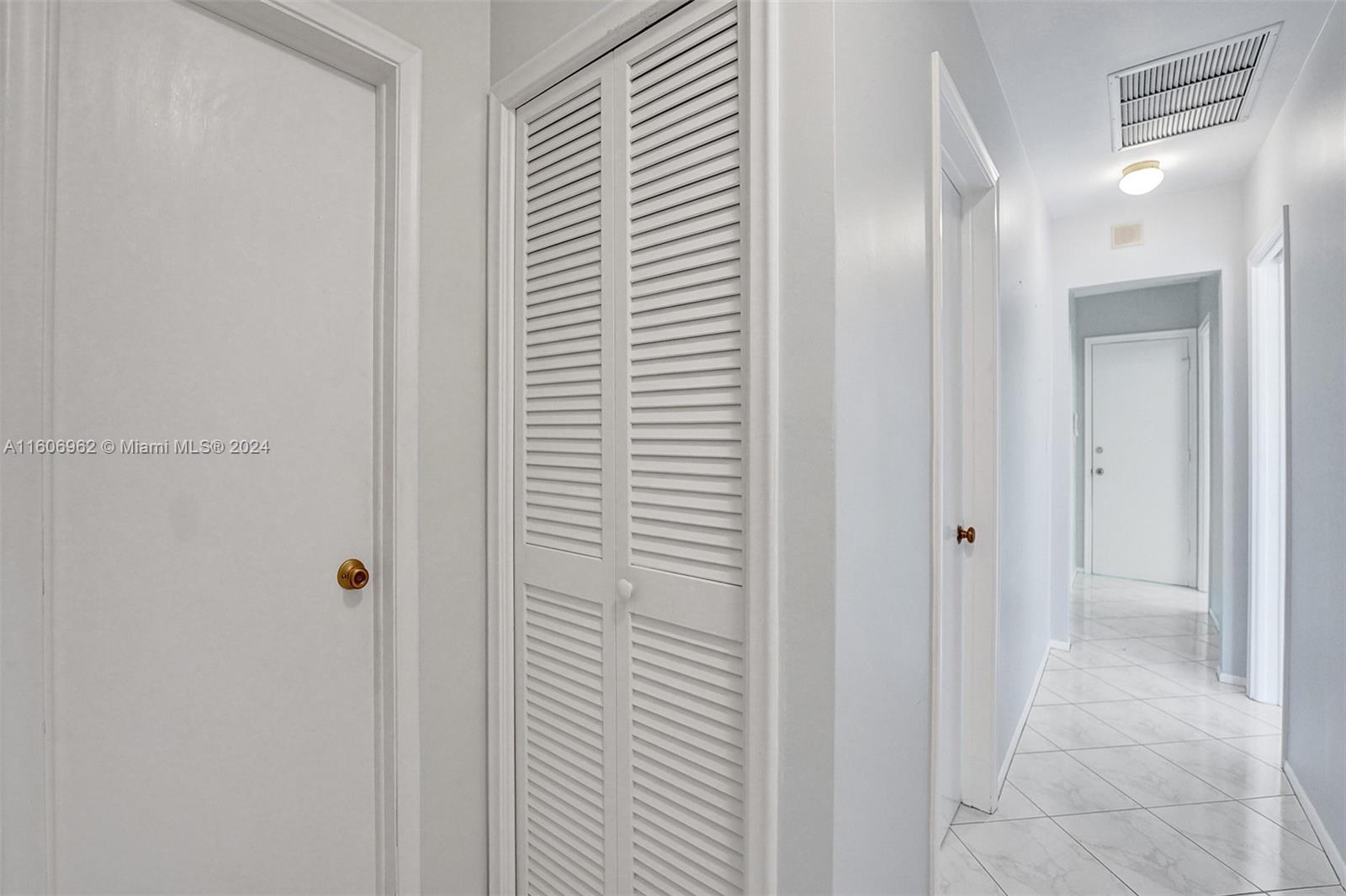 HOLLYWOOD GOLF ESTATES SE - Residential