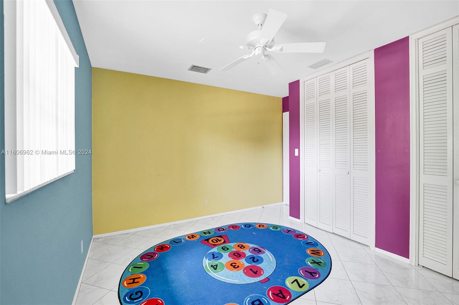 HOLLYWOOD GOLF ESTATES SE - Residential