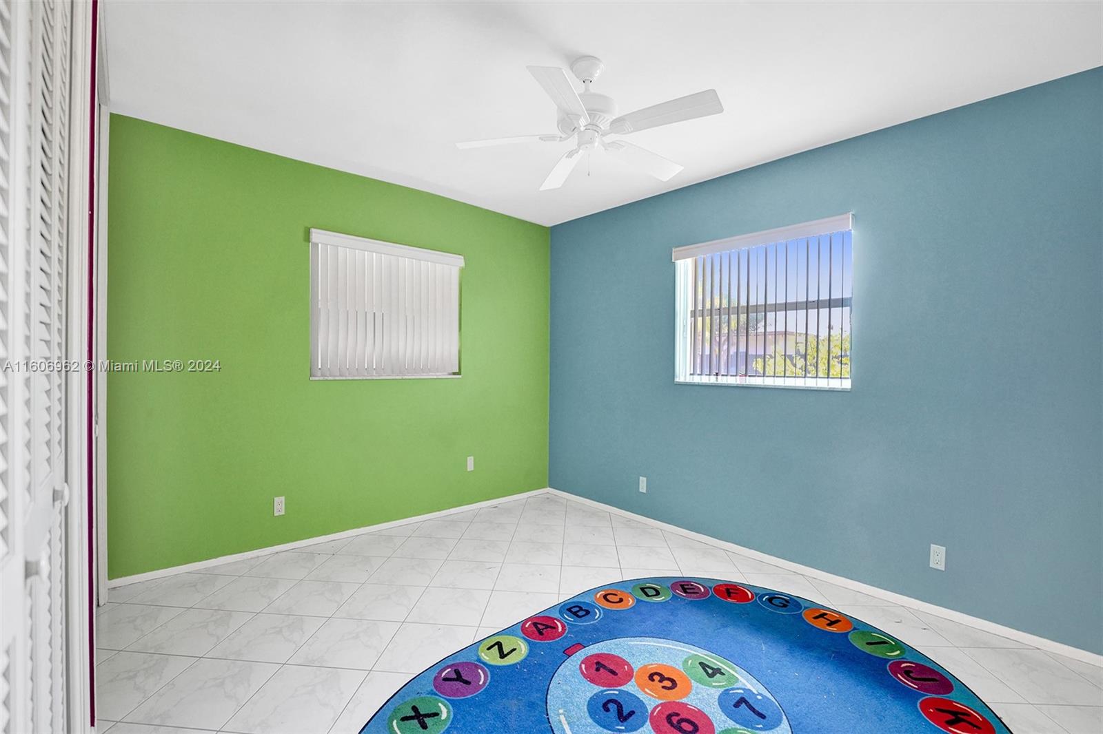 HOLLYWOOD GOLF ESTATES SE - Residential