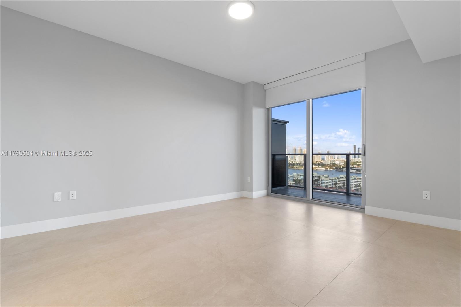 THE HARBOUR SOUTH CONDO - Residential