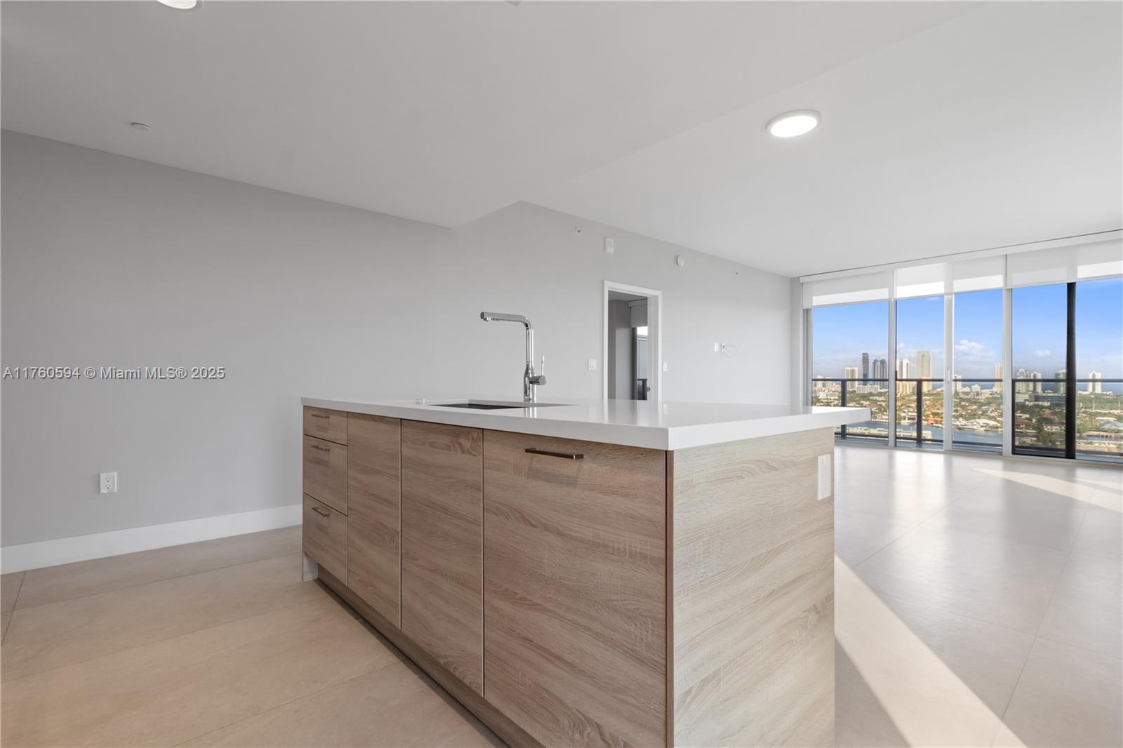 THE HARBOUR SOUTH CONDO - Residential