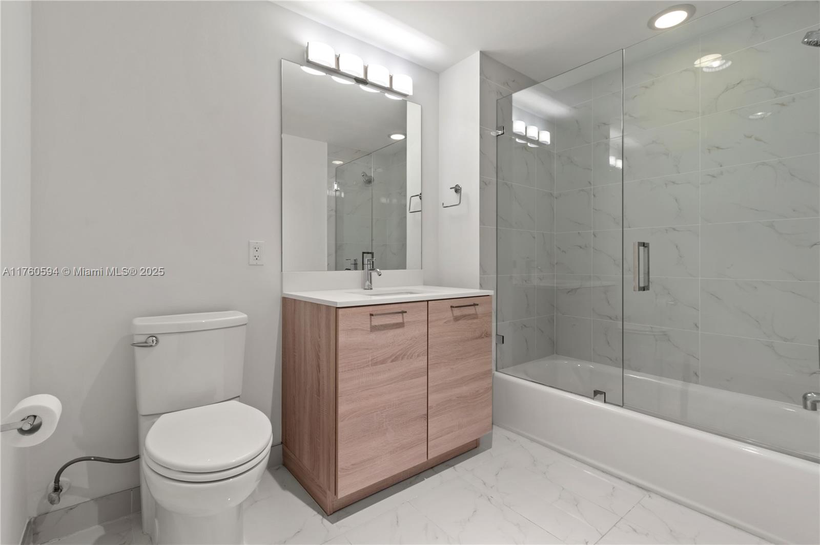 THE HARBOUR SOUTH CONDO - Residential
