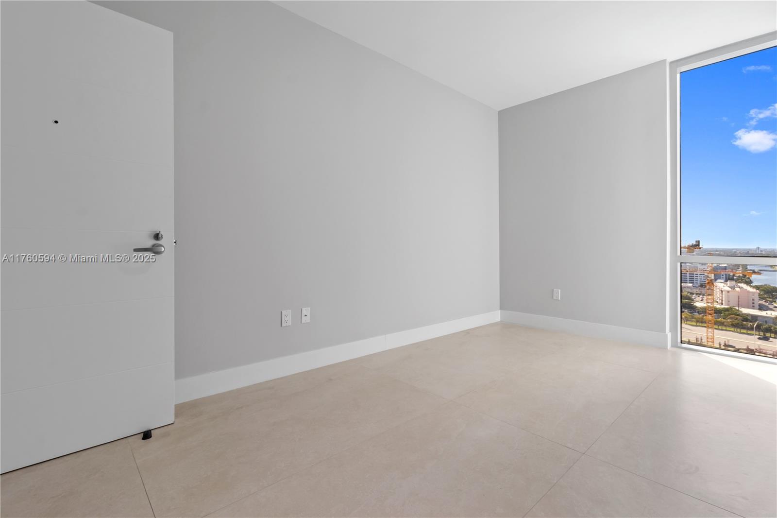 THE HARBOUR SOUTH CONDO - Residential
