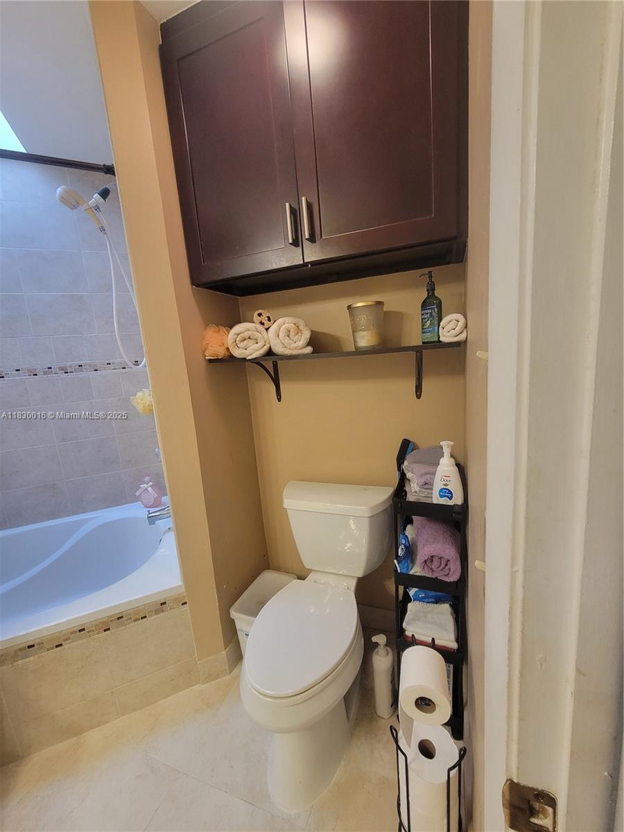 PEMBROKE LAKES SOUTH - Residential