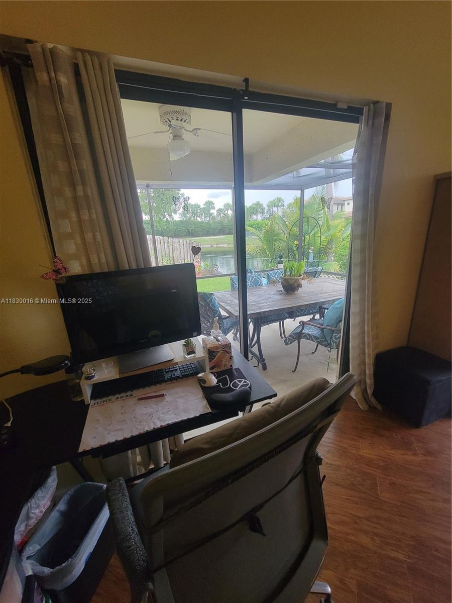 PEMBROKE LAKES SOUTH - Residential