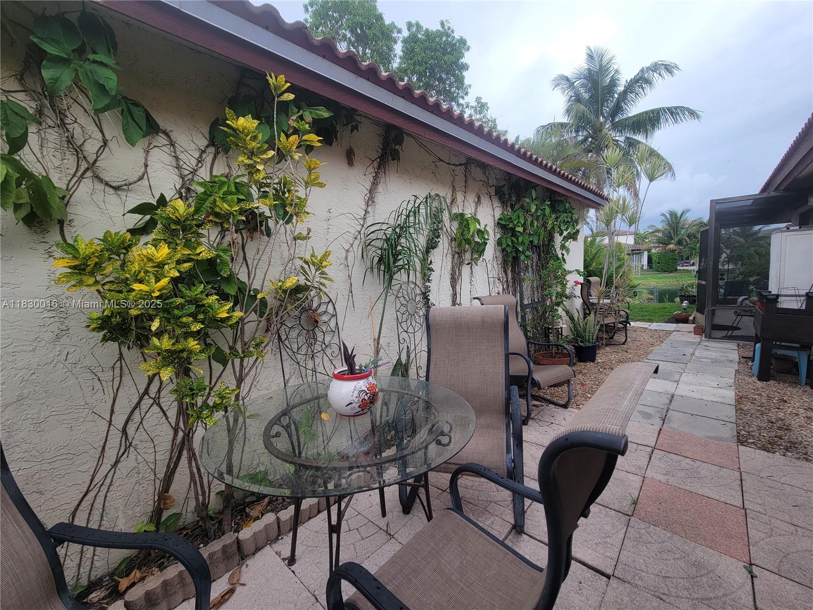 PEMBROKE LAKES SOUTH - Residential