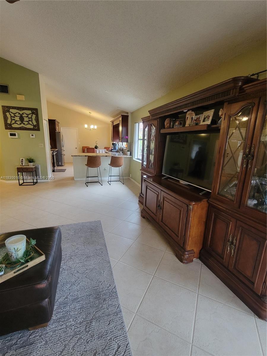 PEMBROKE LAKES SOUTH - Residential