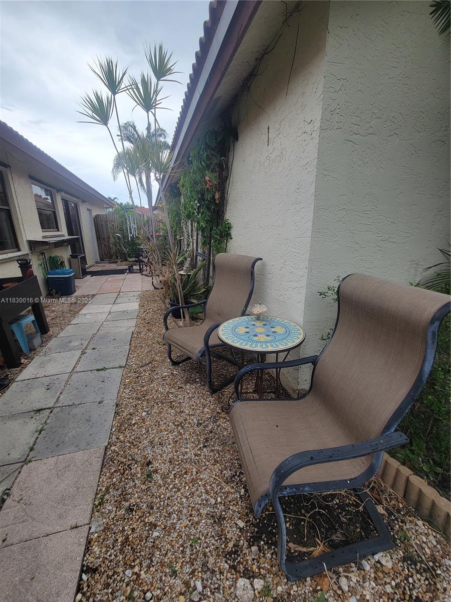 PEMBROKE LAKES SOUTH - Residential