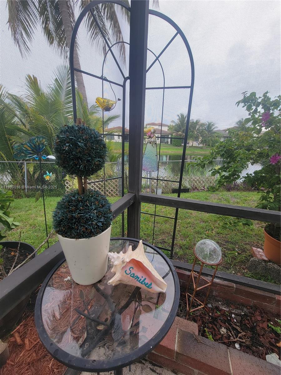 PEMBROKE LAKES SOUTH - Residential