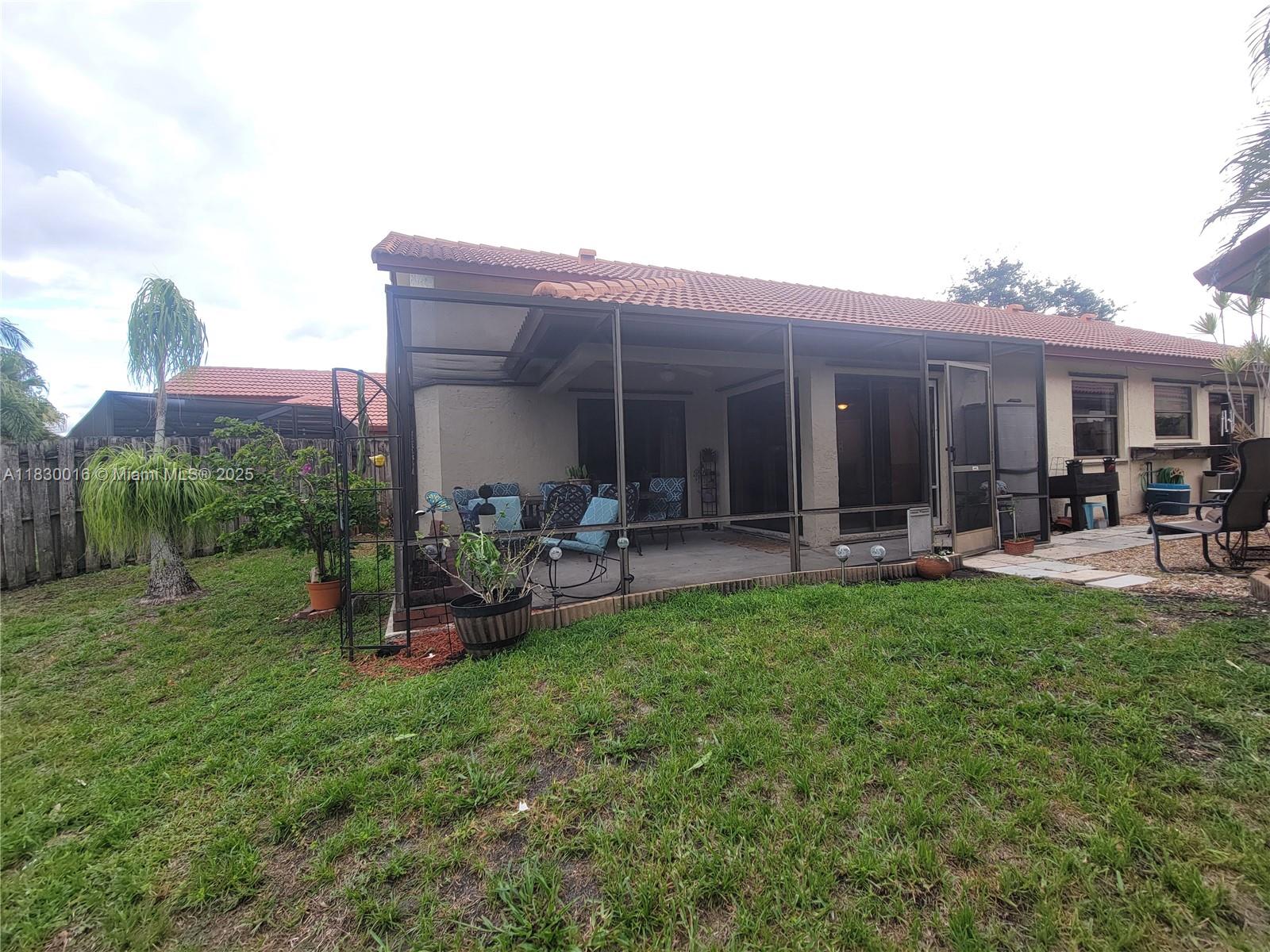 PEMBROKE LAKES SOUTH - Residential