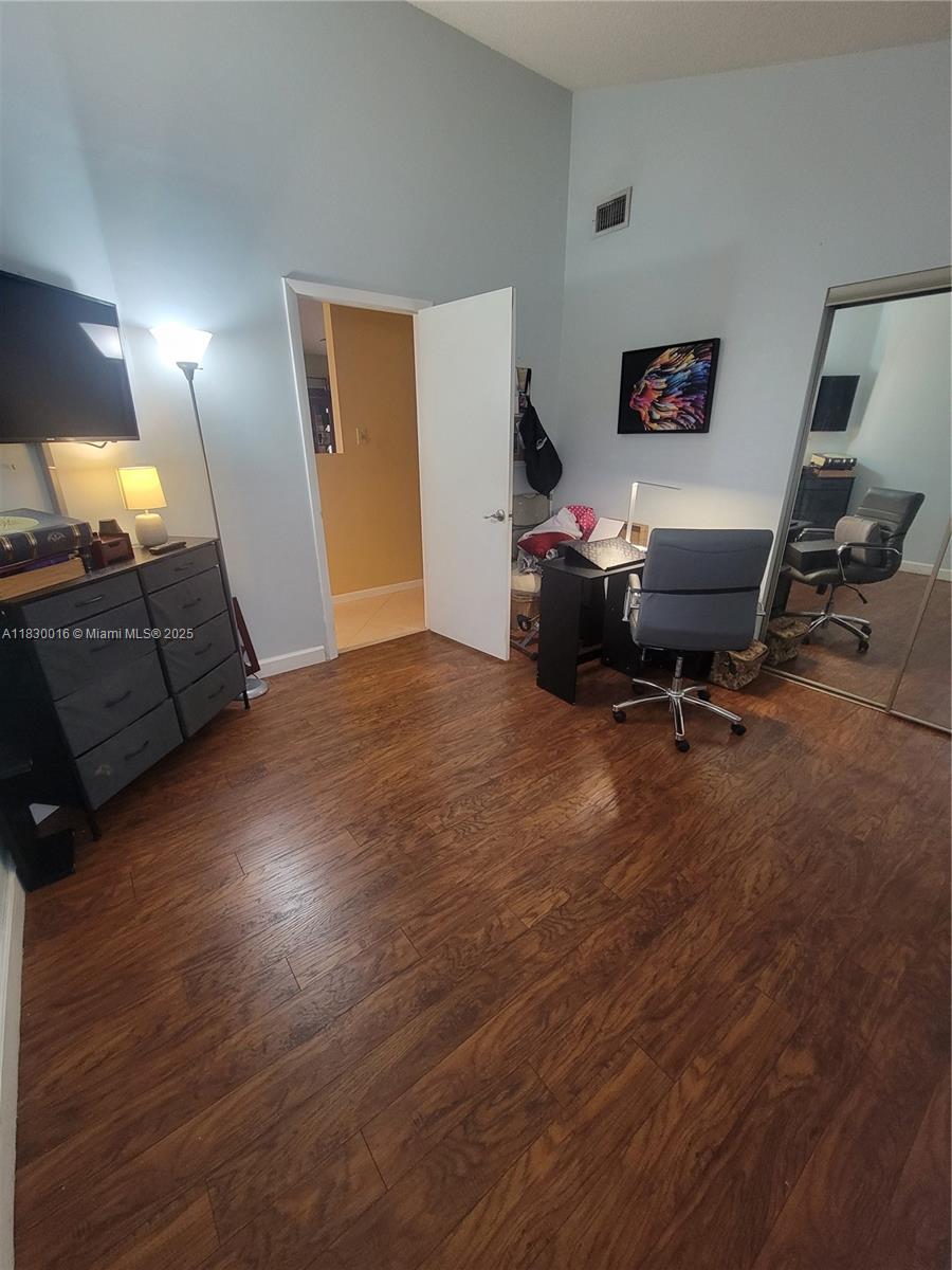 PEMBROKE LAKES SOUTH - Residential