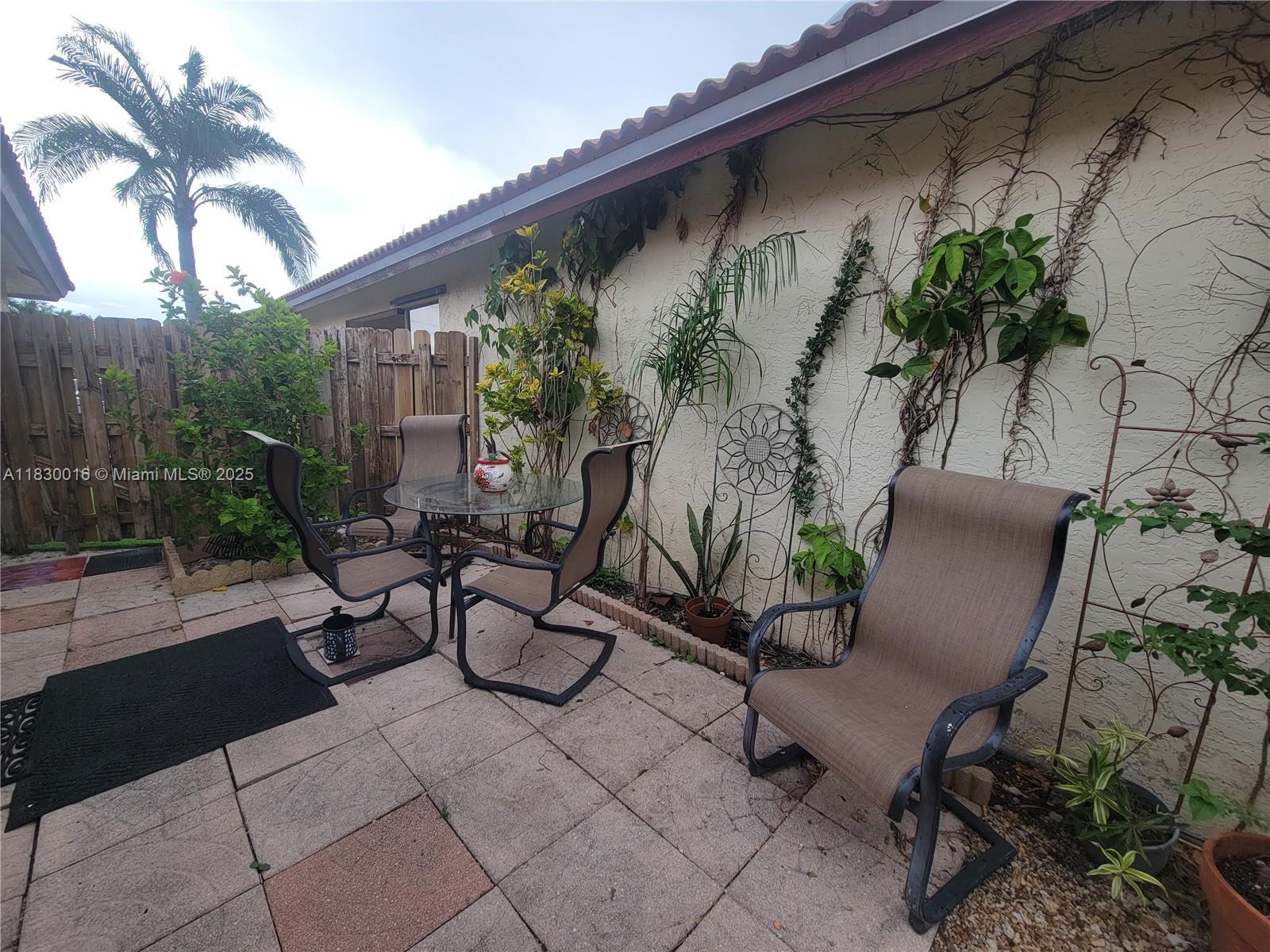 PEMBROKE LAKES SOUTH - Residential