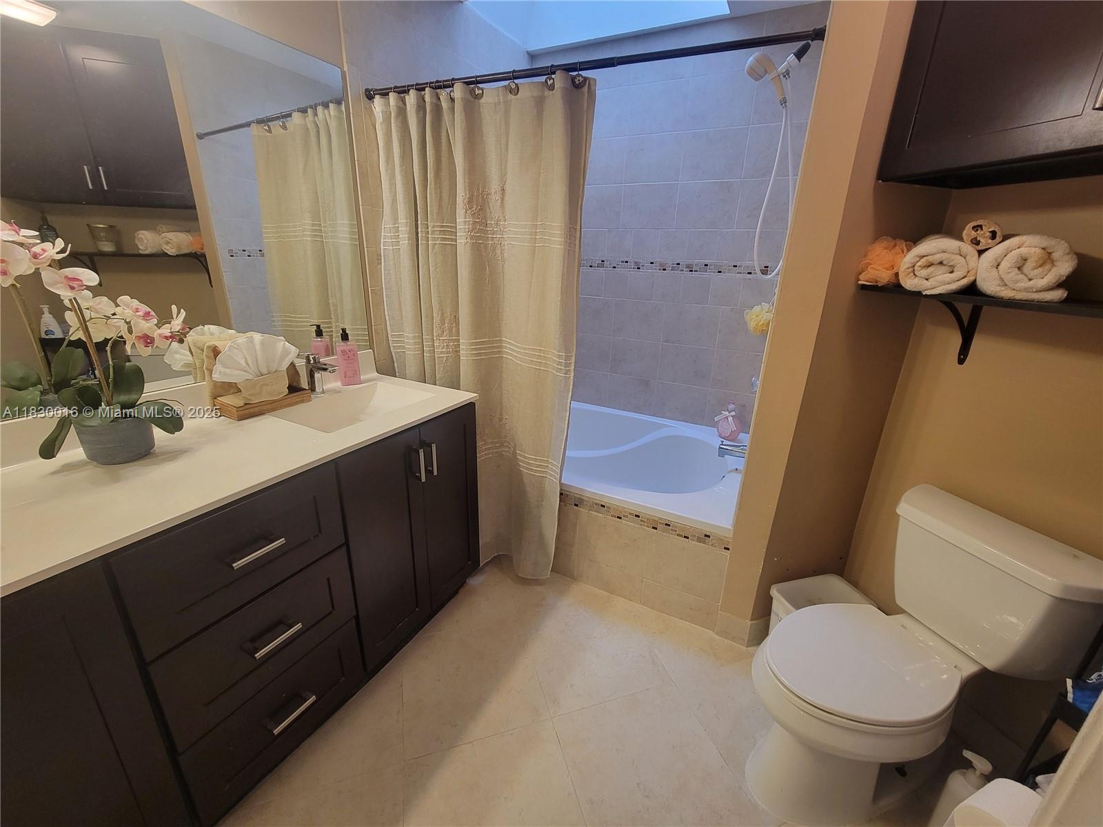 PEMBROKE LAKES SOUTH - Residential