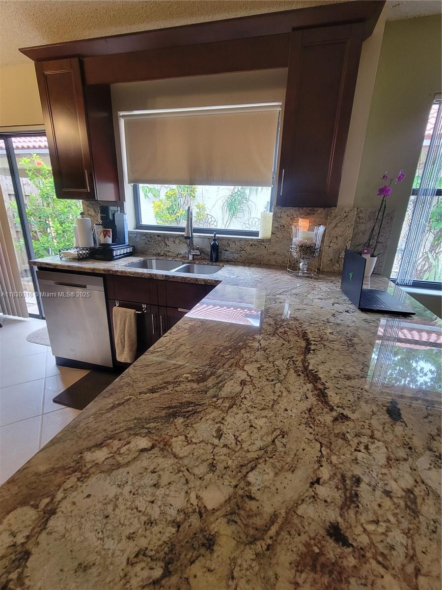 PEMBROKE LAKES SOUTH - Residential